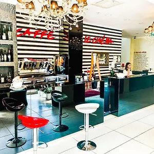Le Cinema Hotel